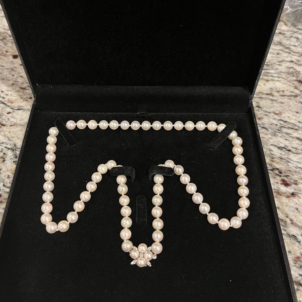 Vintage Honora Pearl Necklace, 14K Diamond Clasp Appraised Value 1290 - 2200 USD